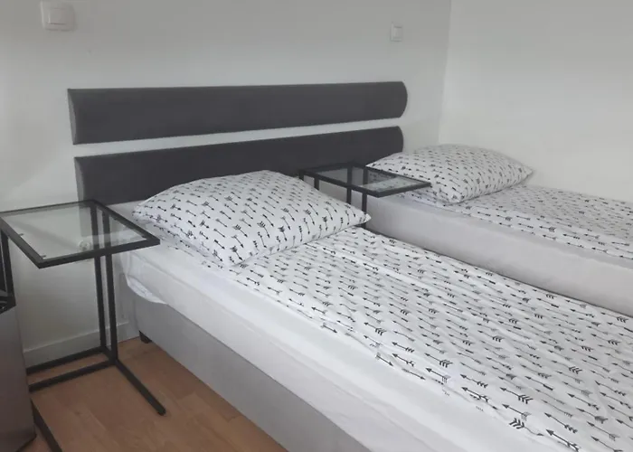 Nevada Проживання в сім'ї Гдиня